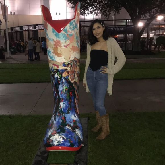 Meet your Posher, Melanie - Picture 1 of 1